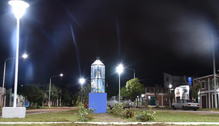 Alvear.  HERMOSEARON EL PASTERRE DE LA AVENIDA ABITBOL DONDFE ESTA LA VIRGEN DE ITATI.